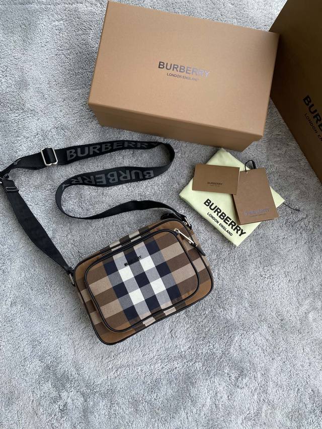 Burberry's new autumn and winter canvas checkered camera bag. I love this Burber