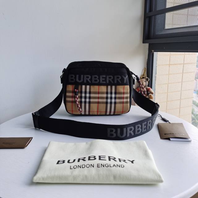 Burberry new men's camera bag Vintage color matching retro plaid crossbody bag,