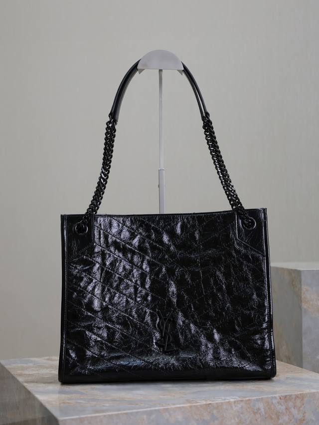 Black black buckle Niki Shopping Bag_ Made of Italian imported wrinkled waxed co