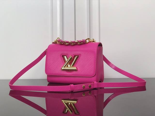 M21719 Pink Top Original Spring and Summer Epi Grain Leather Version Twist Small
