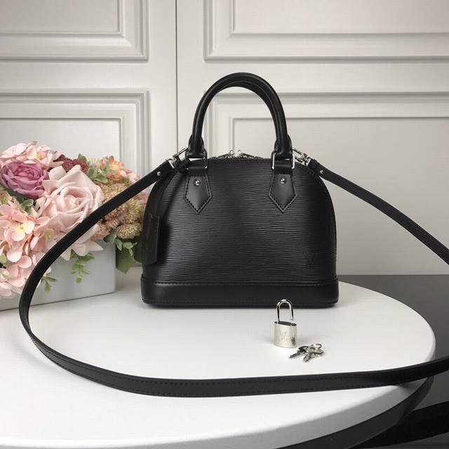 M40301g Top-grade original Alma Bb handbag The lovely Alma Bb handbag is based o
