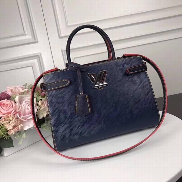 M54810 Indigo top-grade original Twist Tote handbag This Twist Tote handbag has