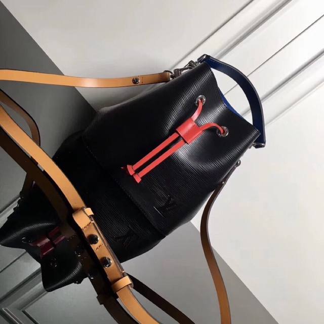 M52853 Black Top Original N