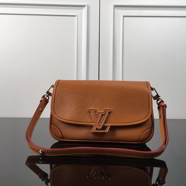 M59386 Brown Top Original This Buci handbag is made of iconic Epi leather, with