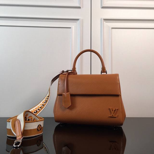 M59134 Brown top original The new woven Clunybb handbag is an Epi leather with a