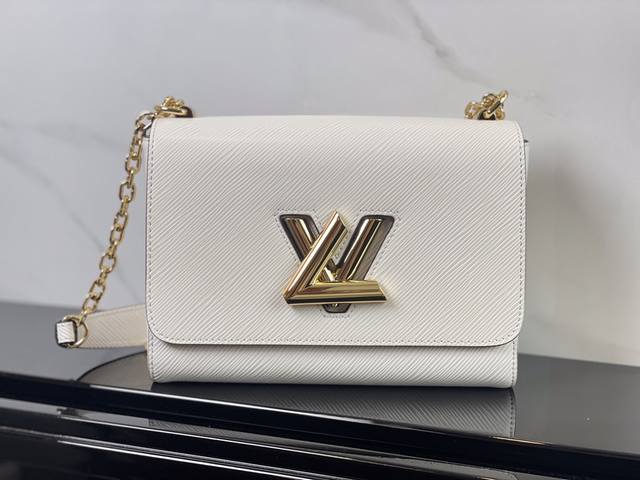 M50280 Pure white top original Twist medium chain bag announces the neoclassical