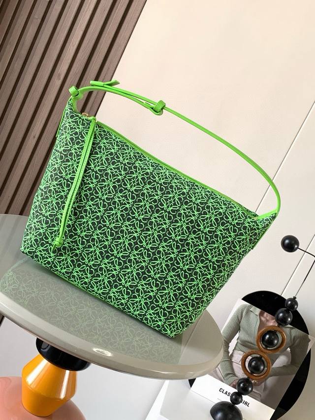 Anagram jacquard and cow leather Cubi handbag large lunch bag ~ Cubi lunch box b