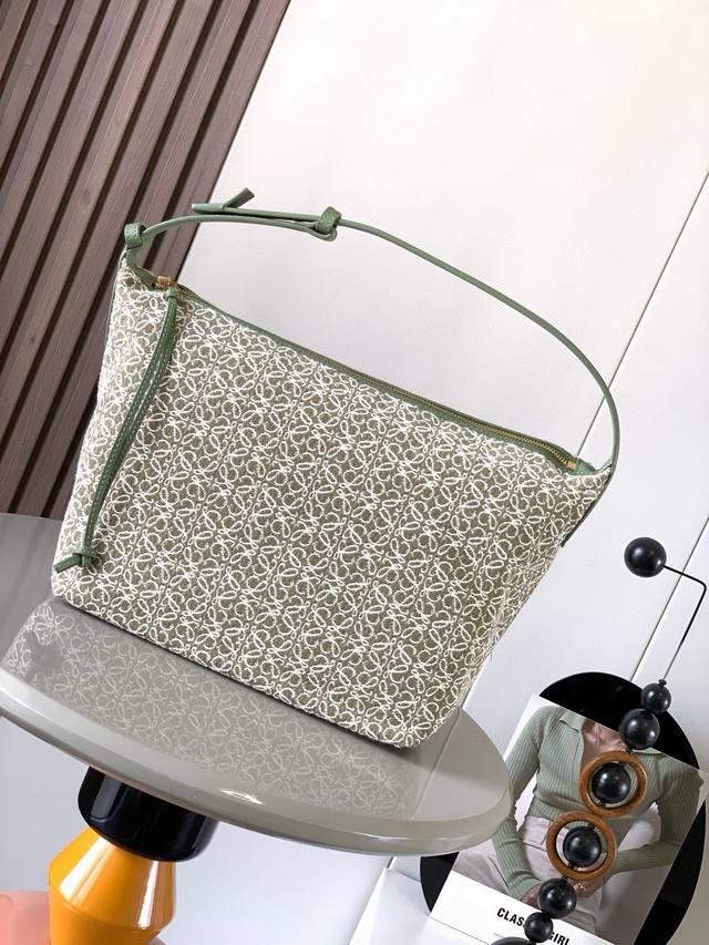 Anagram jacquard and cow leather Cubi handbag large lunch bag ~ Cubi lunch box b