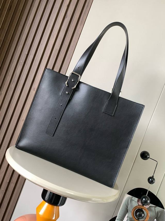 Loewe classic cowhide Buckle Horizontal tote is a slim and lightweight handbag w
