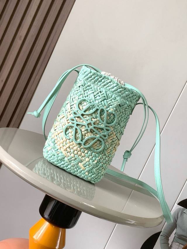 New woven mobile phone bag, Iraca palm and cow leather square pouch, this square