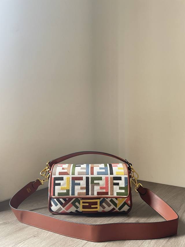 The latest Baguette bag is definitely the hottest fashion item this summer! It i