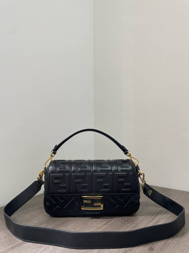 First layer lambskin, original quality, latest limited series Baguette baguette