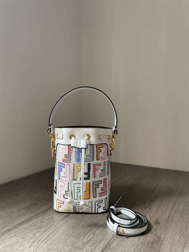 The latest Tanabata capsule colorful print on the official website, Mon Tresor b