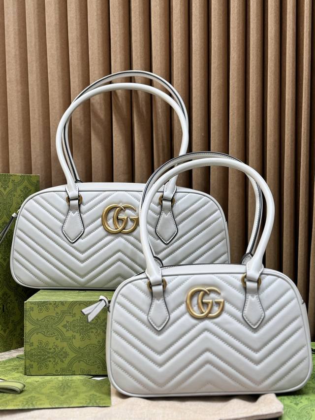 Original leather model: 795199 Size: 25.5 15.5 6.5 Gg The Marmont series interpr