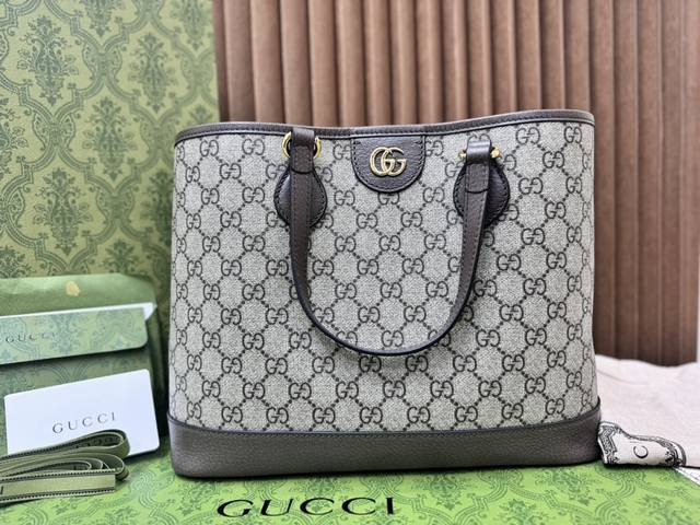 Original leather beige and ebony Gg As a selected item with Gucci Tag, this prod