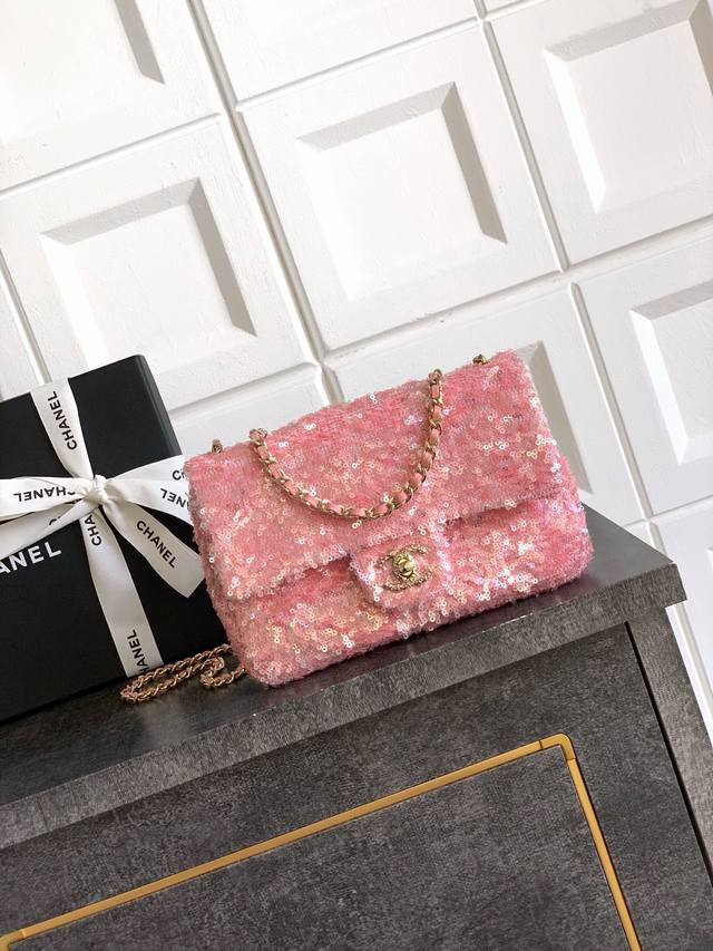 Top original pink diamond logo embellished with gorgeous Ohanel dense sequins, C