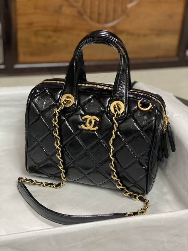 Chanel: Model: As5578#, Size: 17