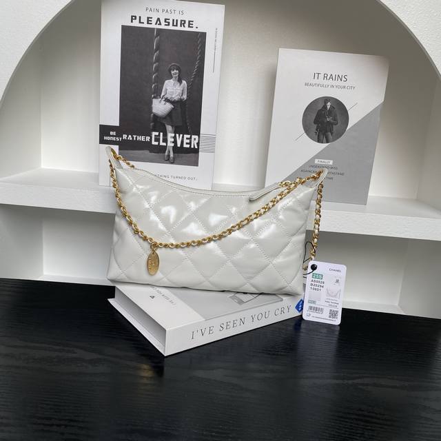 Chane1 25S Hobo Underarm Bag Full of luxury As5528 The bag is super nice and lig