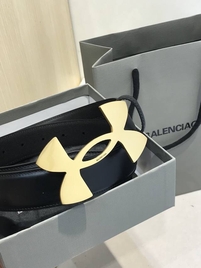 Balenciaga double-sided Italian imported first-layer calfskin, with vacuum-plate