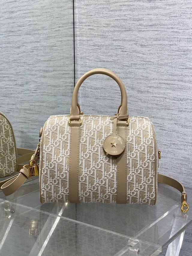 In stock Groove 25 handbag Boston mini, irresistibly cute, simple bag shape, ret