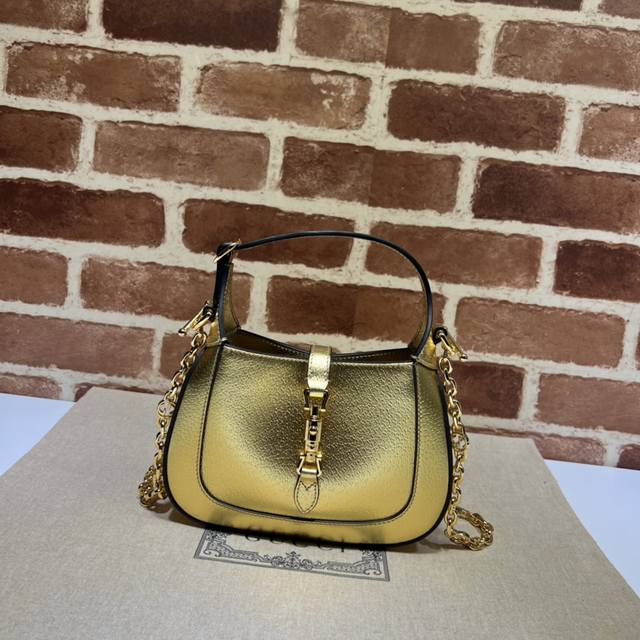 Counter quality, top original goods, real shot! Model No. 675799 Gold Pig Grain