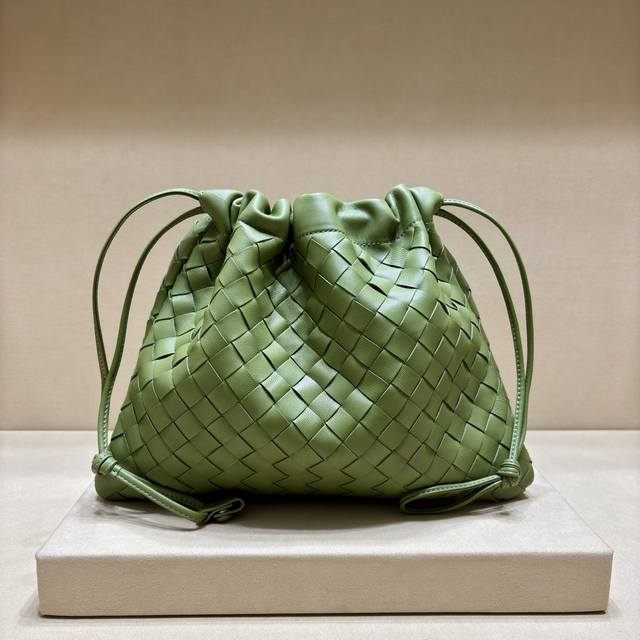 Genuine New Dustbag "Garbage Bag" drawstring design is really easy to match! The
