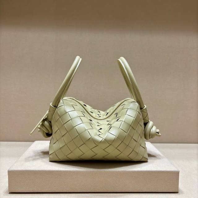 Authentic New classic Loop with new design Oversized buckle can be folded or use