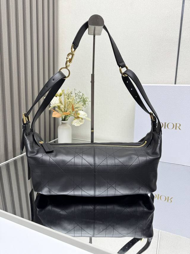 Authentic, high version Journey hobo bag black full leather medium This D-Journe