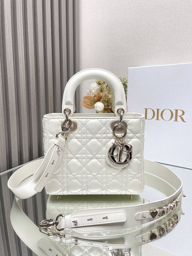 Authentic, high version Lady Dio.R My Abc Creamy lambskin Four-grid lambskin Thi