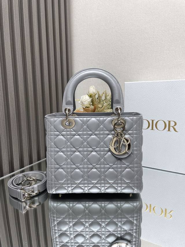 Genuine Lady Dio.R My Abc Pearlescent Grey Lambskin Five-grid Lambskin This bag