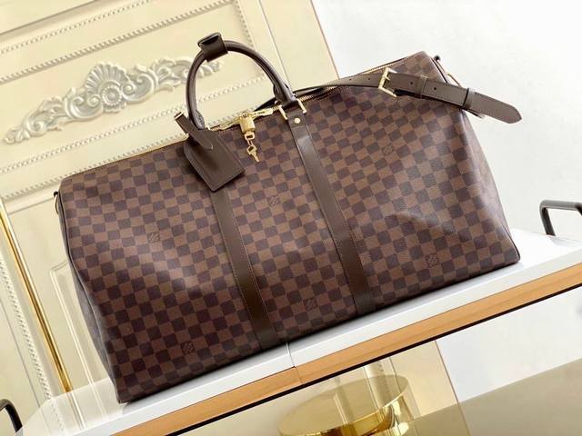 Exclusive photo of the original top-grade brown travel bag with shoulder strap M