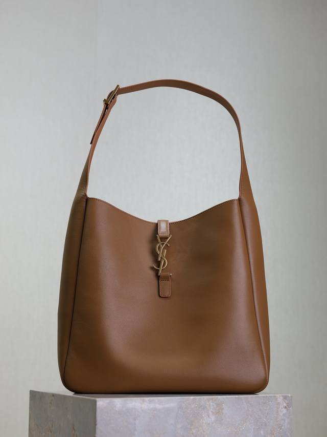 Caramel Original leather without packaging Le 5A7_Large smooth leather soft hand