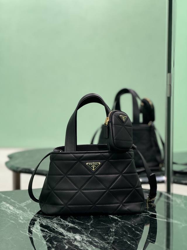 New Tote Bag Small Size This Matinee handbag is made of imported calfskin, with