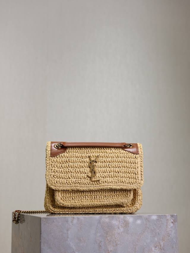 The straw woven bag is about to fall. 25Ss new Niki woven bag is here~ Full of a