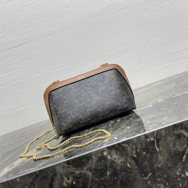 New Triomphe faux leather and lambskin chain clutch 6 x 4 inches 16 x 11 cm Synt