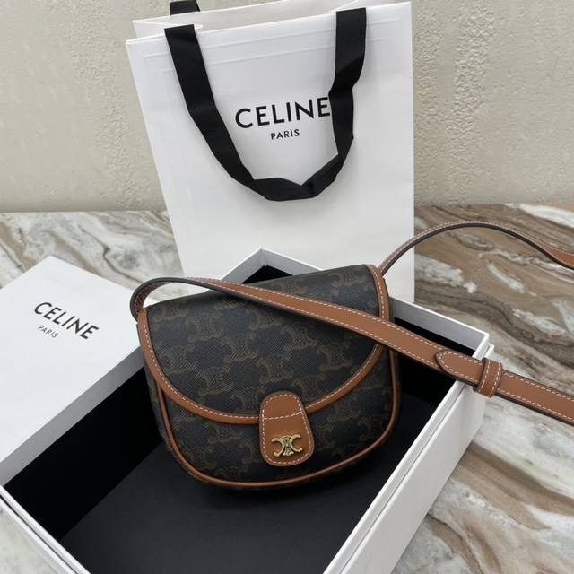 Celine new saddle bag Besace mini logo print and cow leather handbag 6 x 4 x 2 i