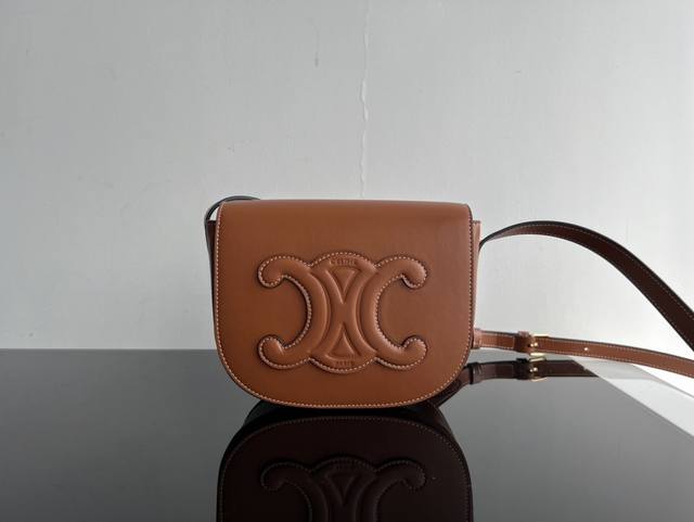 Celine Cuir Folco Triomphe smooth cowhide leather handbag, full leather saddle,