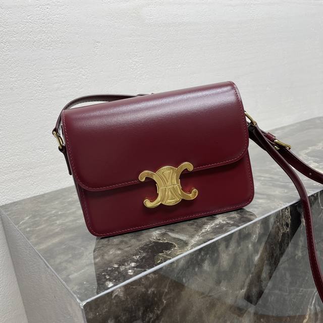 Original leather steel hardware Teen Triomphe calfskin bag This small Triomphe b