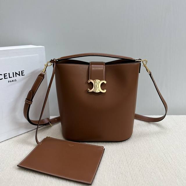 New product launched Ce's new bucket bag Louise uses shiny and delicate calfskin