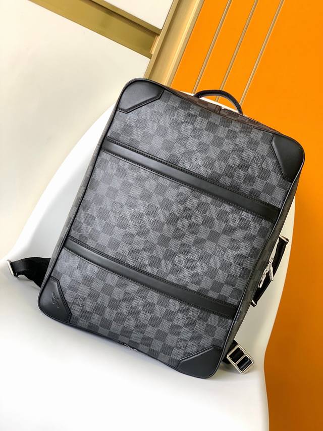 163C01 Chip top original N50051 The spacious Briefcase backpack is modern and pr