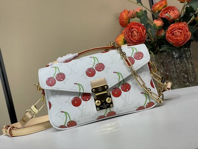 Top original replica exclusive real shot Lv x Tm Pochette M