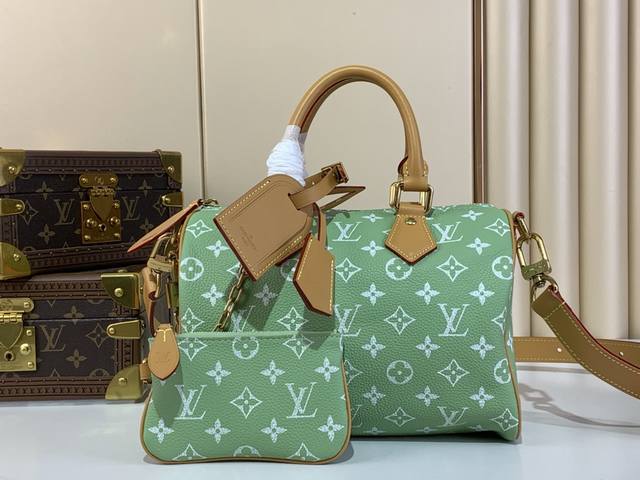 Top original replica exclusive real shot Speedy P10 Bandouli