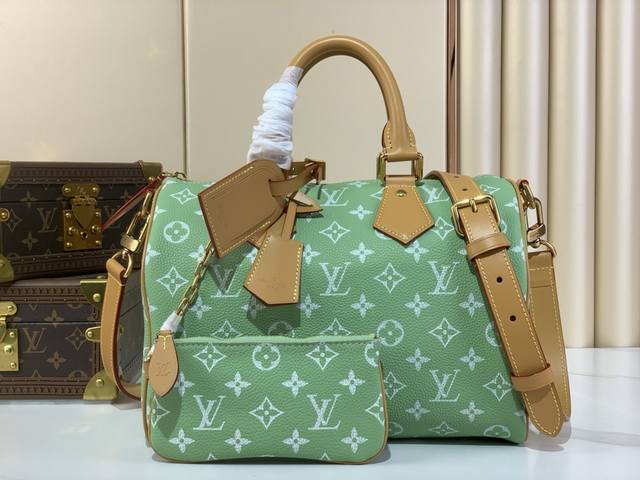 Top original replica exclusive real shot Speedy P10 Bandouli