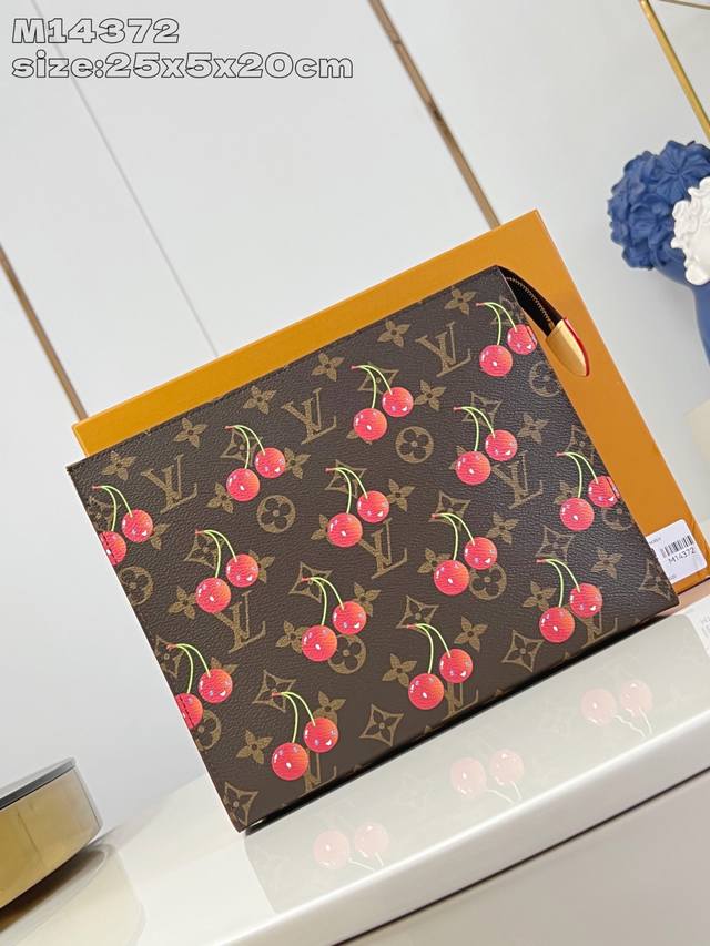 Factory Price P Top Original M14372 This toiletry bag is shaped in classic Monog