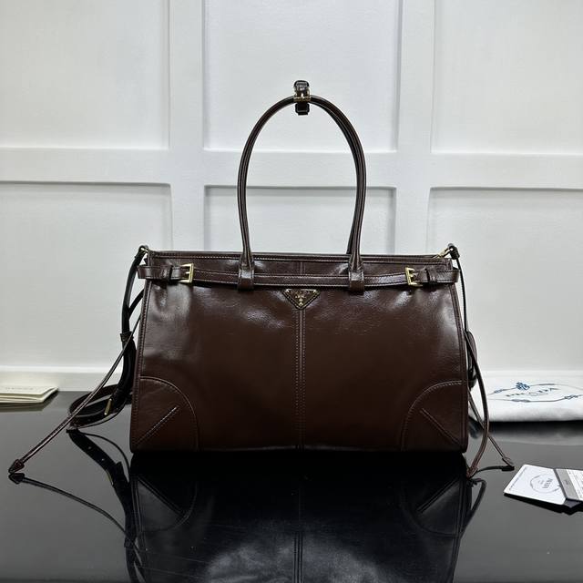 Prada new counter quality, top-grade original leather, original hardware, real s