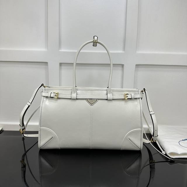 Prada new counter quality, top-grade original leather, original hardware, real s