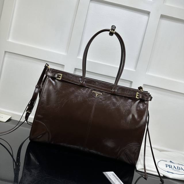 Prada new counter quality, top-grade original leather, original hardware, real s