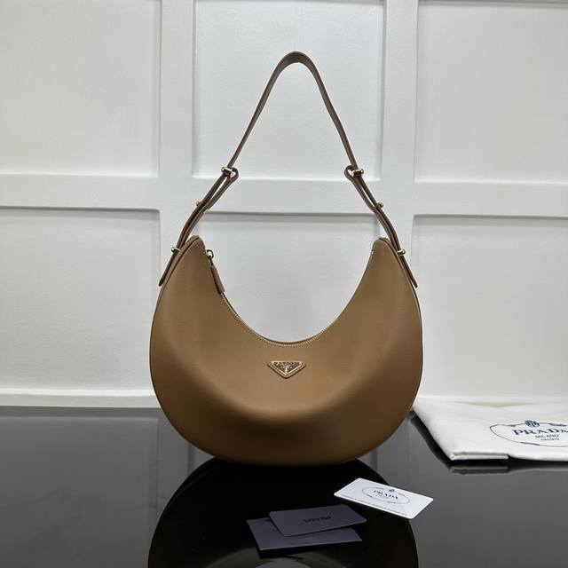 Prada new counter quality, top-grade original leather, original hardware, real s