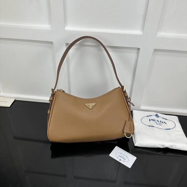 Prada new counter quality, top-grade original calfskin, original hardware, real