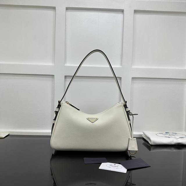 Prada new counter quality, top-grade original calfskin, original hardware, real